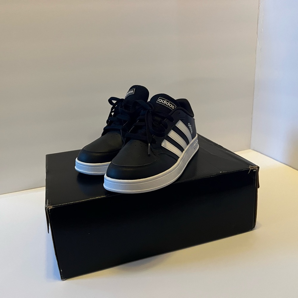 Adidas boys shoes - Picture 3 of 12